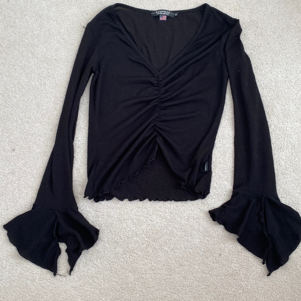 Ruched cropped front shirt with flared slit sleeve